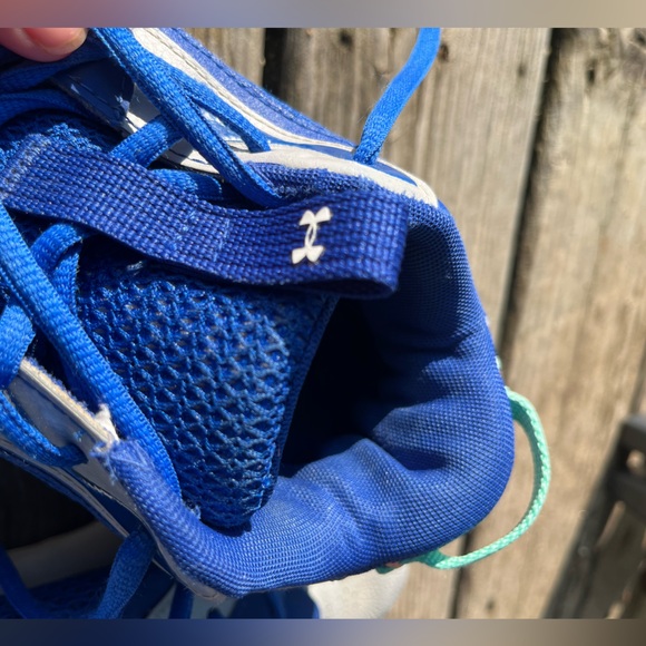 Under Armour Size 5 Youth Gym Shoes Colorful Blue Tennis Shoes Kids Sneakers - Picture 8 of 13